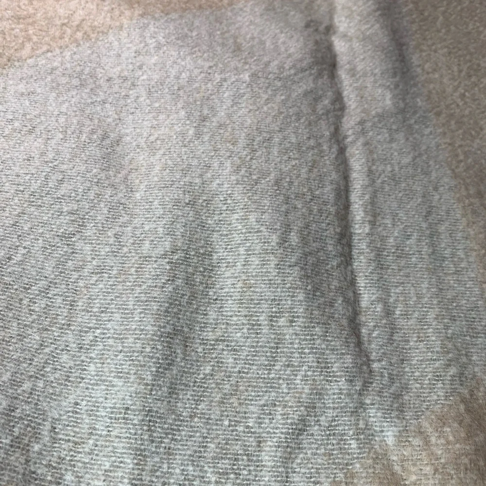 Super Soft Shaw - Picture 2 of 3